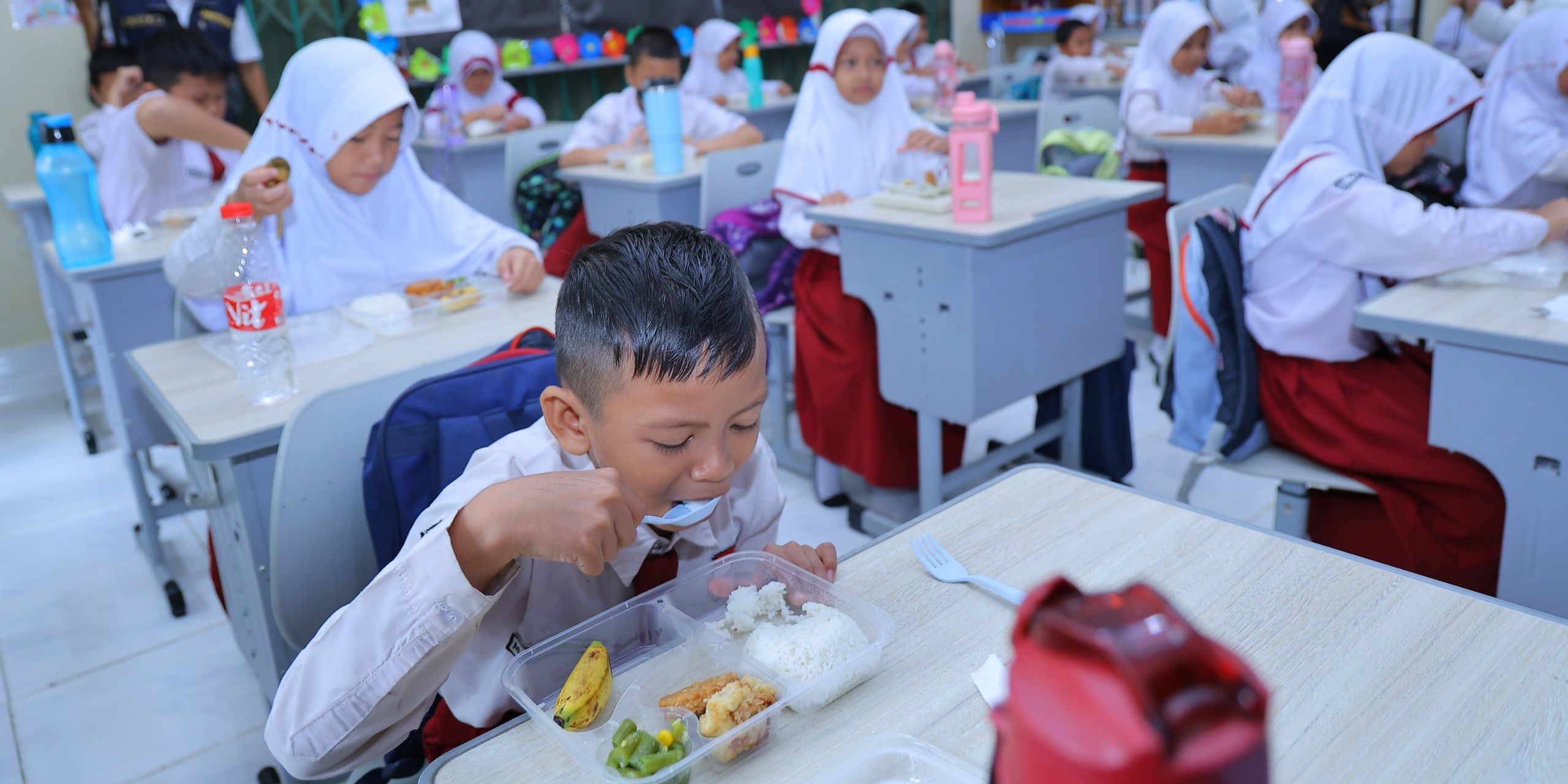 Tanpa Susu, Ini Penampakan Menu Makan Bergizi Gratis di Palembang