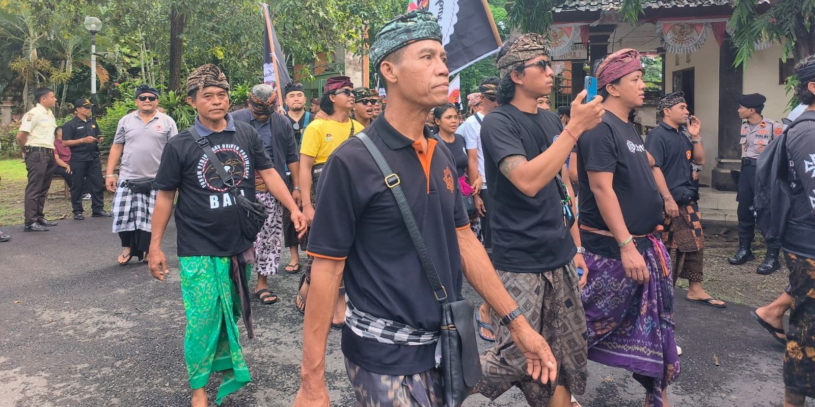 Jerit Warga Bali Sulit Cari Makan di Tanah Sendiri