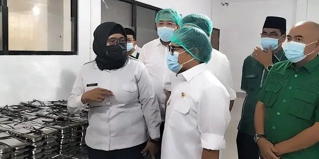 Cak Imin soal Tak Semua Dapat Susu di Menu Makan Bergizi Gratis: Bertahap Ya