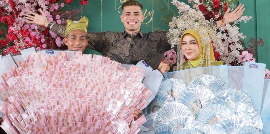 Potret Aisar Khaled Beri Hadiah Rp100 Juta Untuk Karyawannya yang Menikah, Tuai Banyak Pujian