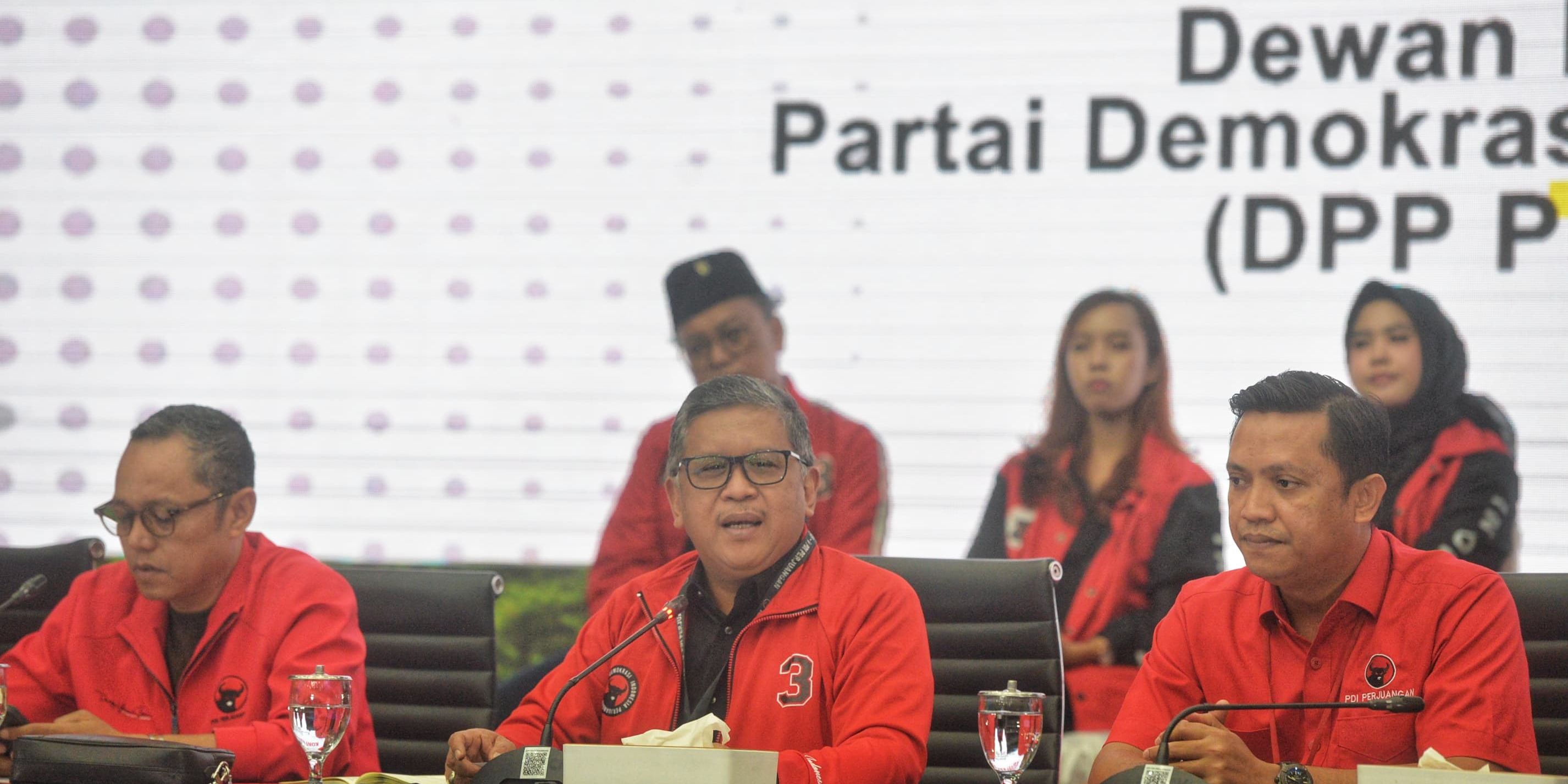 Todung Mulya Lubis Curiga Kasus Hasto Kristiyanto untuk Serang PDIP dan Megawati