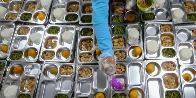 Pedih Siswa SMP Garut Sampai Pucat Lemas Gara-Gara Makan Bergizi Gratis Telat Datang 1,5 Jam