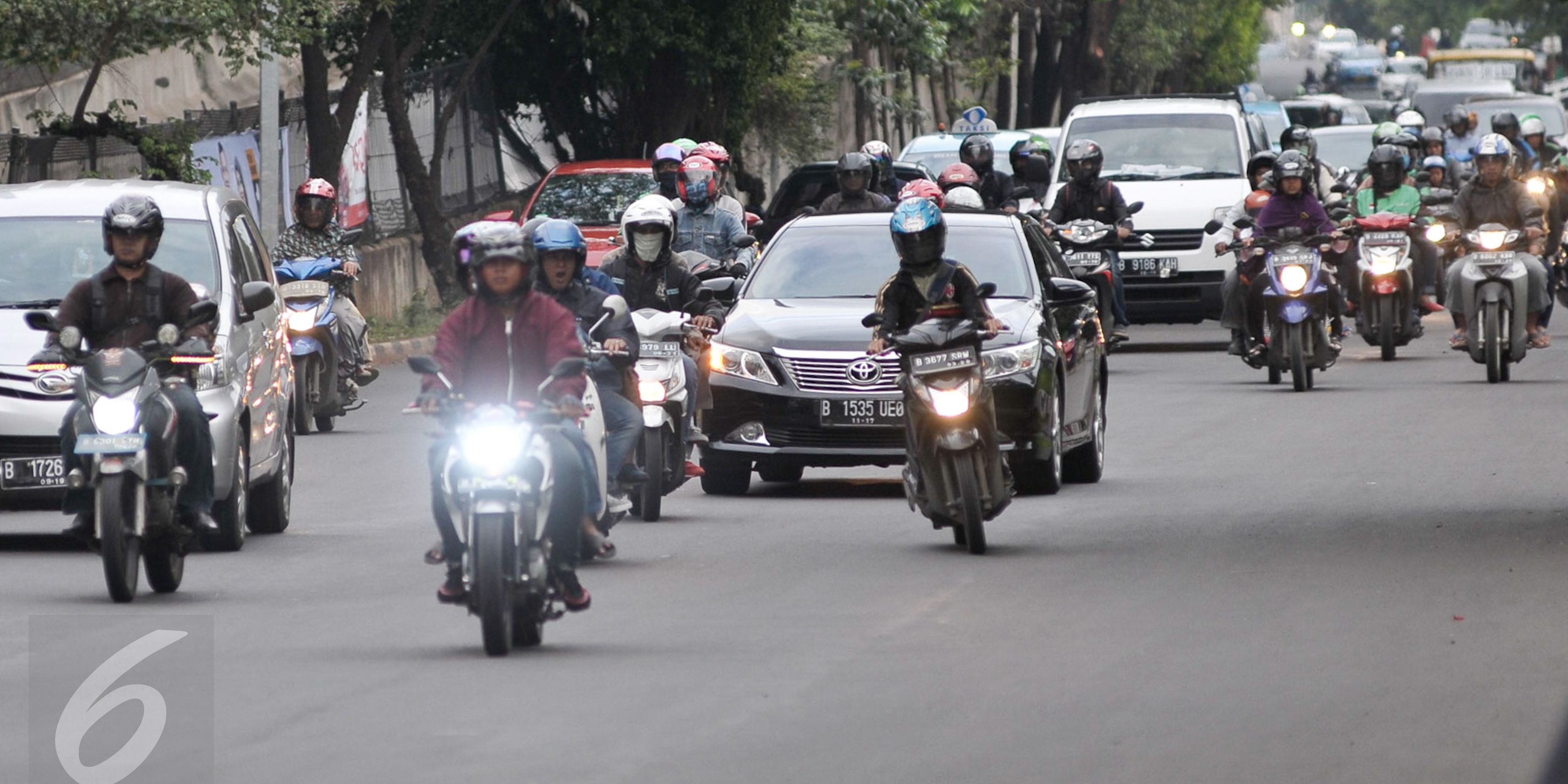 Kepatuhan Masyarakat RI Bayar Pajak Sangat Rendah, Luhut: Dari 100 Juta Kendaraan, yang Bayar Pajak 50 Persen