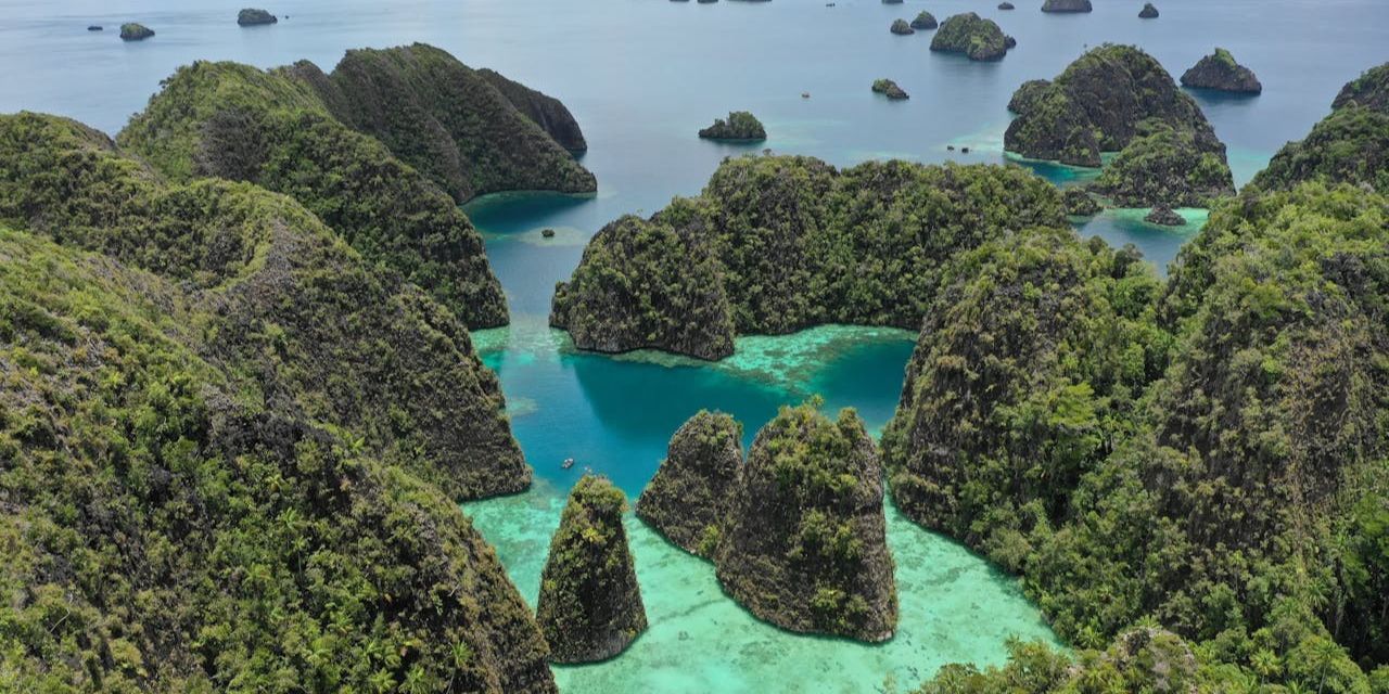 New York Times Masukkan Raja Ampat Sebagai Daftar Destinasi yang Wajib Dikunjungi pada 2025