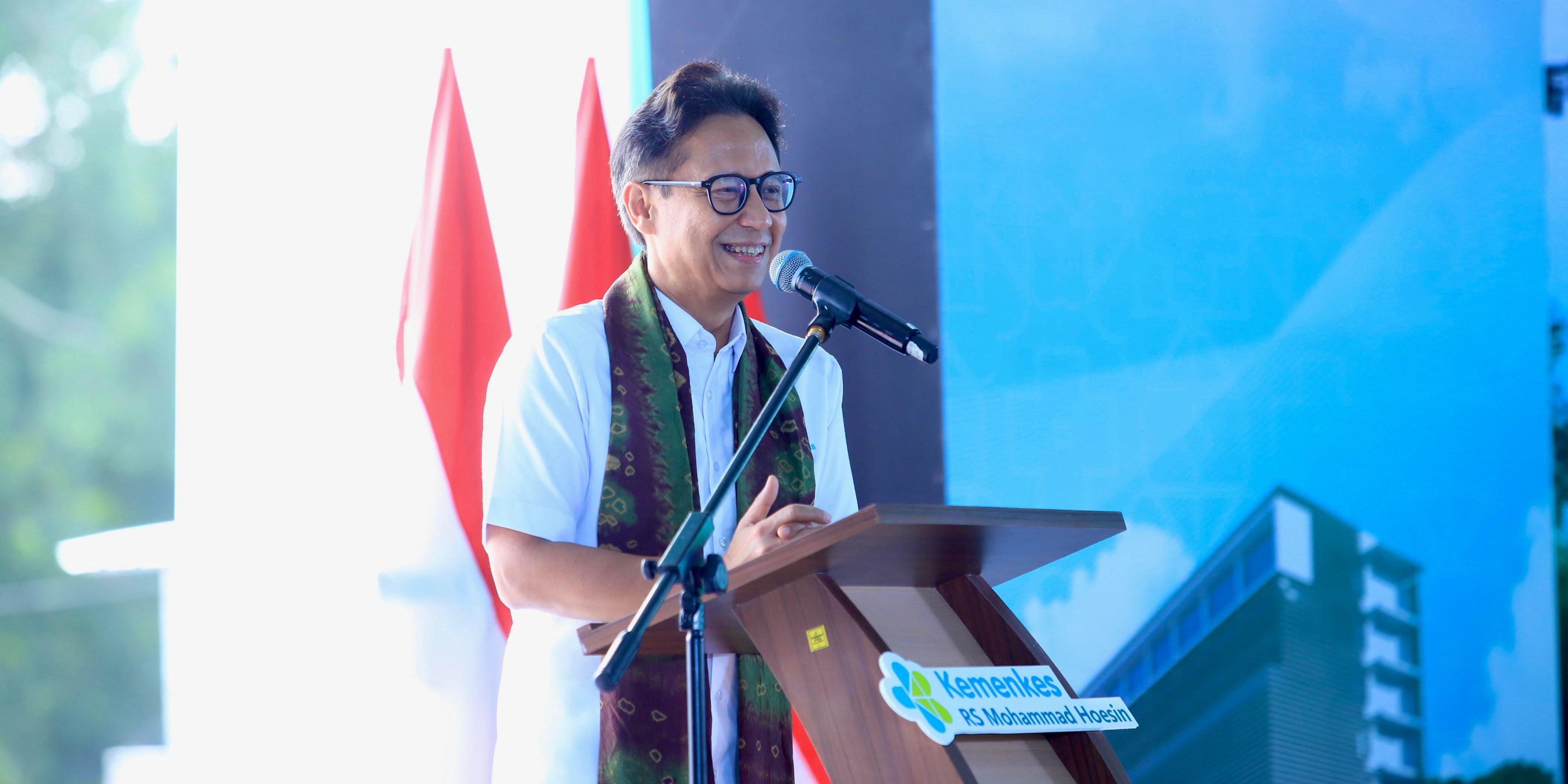 Air Hujan Jakarta Mengandung Mikroplastik, Menkes Minta Warga Pakai Masker dan Jangan Keluar Usai Hujan