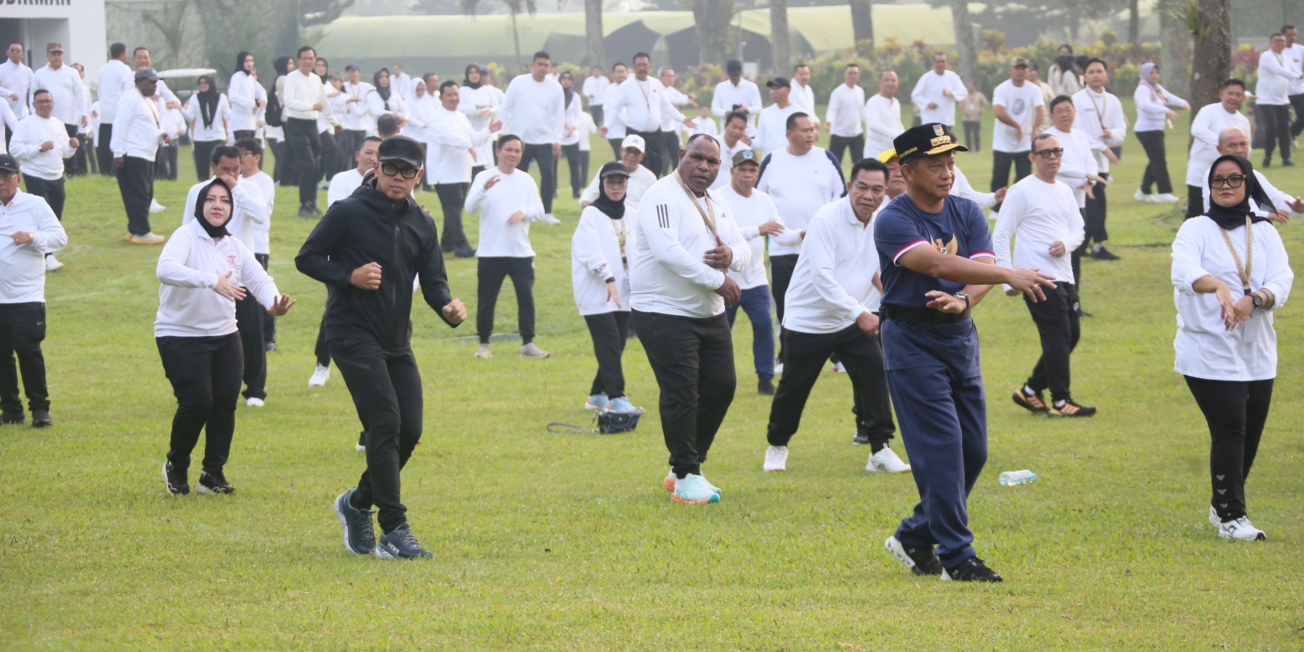Potret Kepala Daerah Kompak Senam Pagi di Retret Hari Kedua