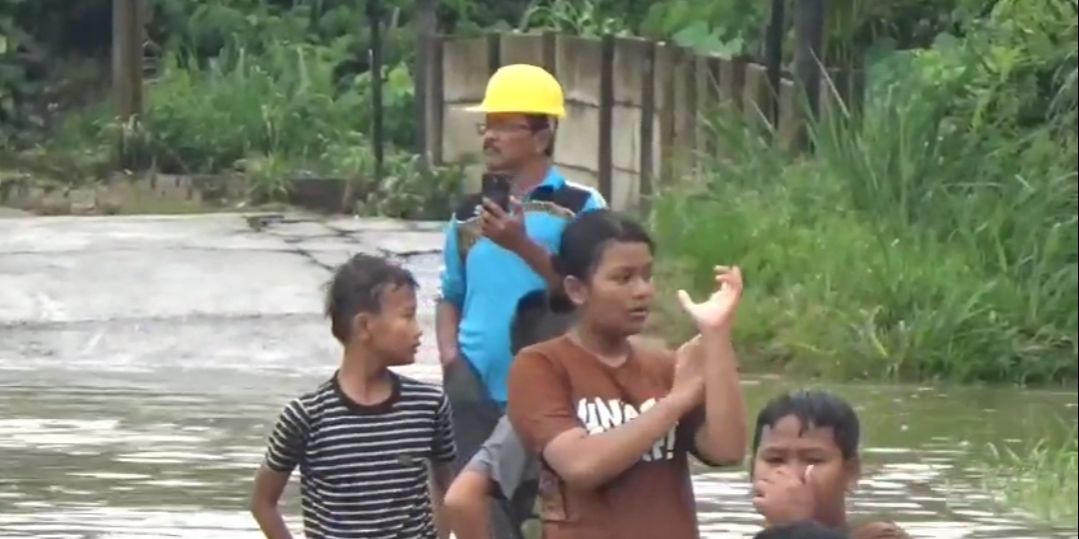 Kota Jambi Dikepung Banjir, Warga Keluhkan Butuh Perahu Karet