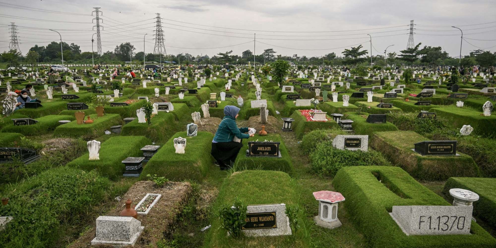 FOTO: Sejarah Ziarah Kubur yang Sempat Dilarang kemudian Dianjurkan Rasulullah SAW, Ini Penjelasannya!