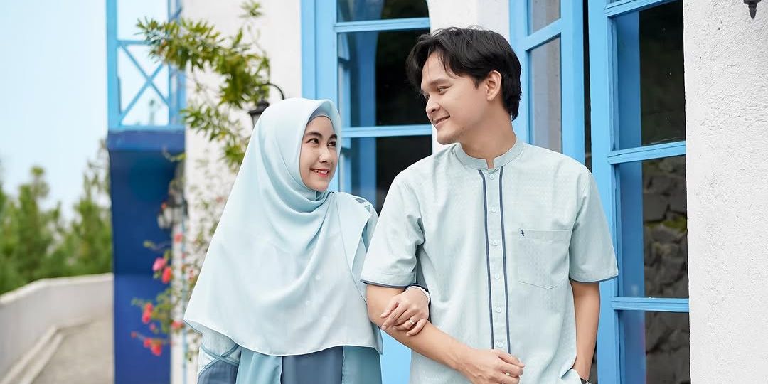 7 Model Baju Couple Keluarga Anisa Rahma, Inspirasi Tampil Senada dan Fashionable