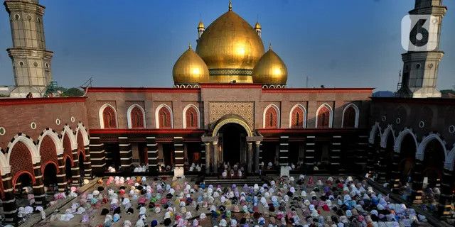 Keistimewaan Puasa Hari ke-15 Ramadan, Perbanyak Doa karena Pintu Hajat Dibuka Seluas-luasnya