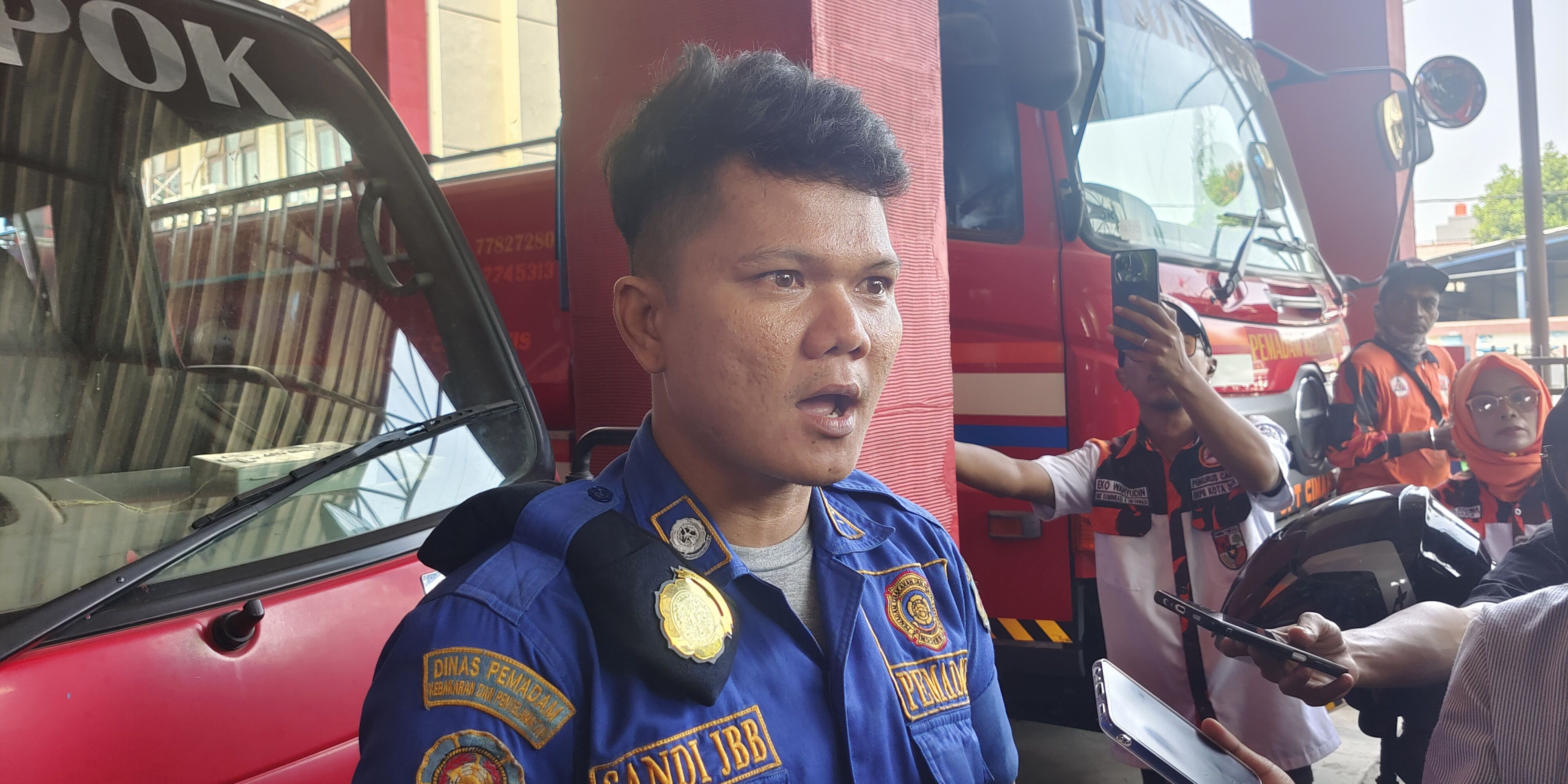 Sempat Dipecat Usai Ungkap Dugaan Korupsi, Sandi Kini Kembali Jadi Petugas Damkar Depok