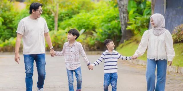 Cara Sederhana Melatih Anak Berani Menghadapi Orang Lain, Salah Satunya Bangun Rasa Percaya Diri
