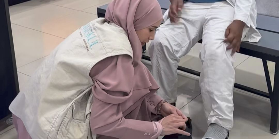 Zaskia Adya Mecca Belikan Sepatu Untuk Anak Kurang Mampu, Bahagia Akhirnya Punya Sepatu Pertama Dalam Hidup