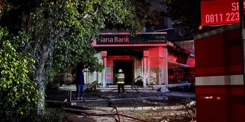 Duduk Perkara Demo Ricuh di Bandung Merembet Perusakan Hana Bank