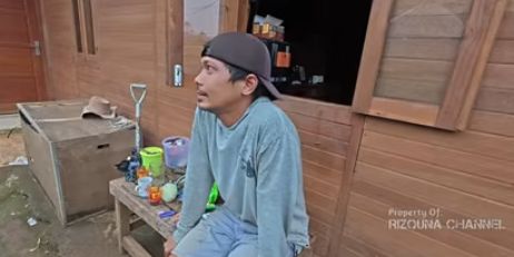 Bosan Kerja di Toyota, Pemuda Ini Pilih Tinggal di Tengah Hutan Rumahnya Mewah 'Enak Tenang'
