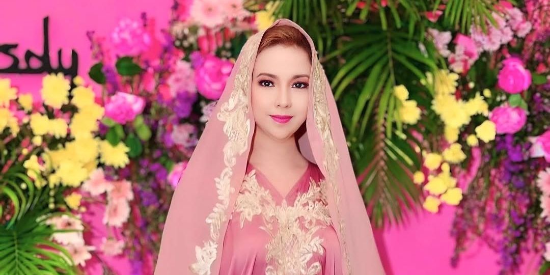 Potret Cantik Heni Tania Istri Kombes Polisi Santunan di Bulan Ramadan, Berbagi ke Anak Yatim Hingga Ojol