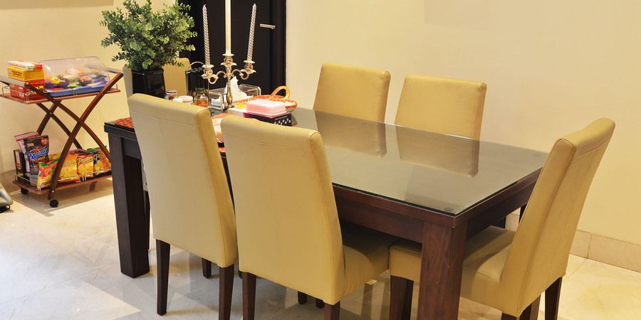 Meja Makan Minimalis, Solusi Elegan untuk Ruang Makan Modern