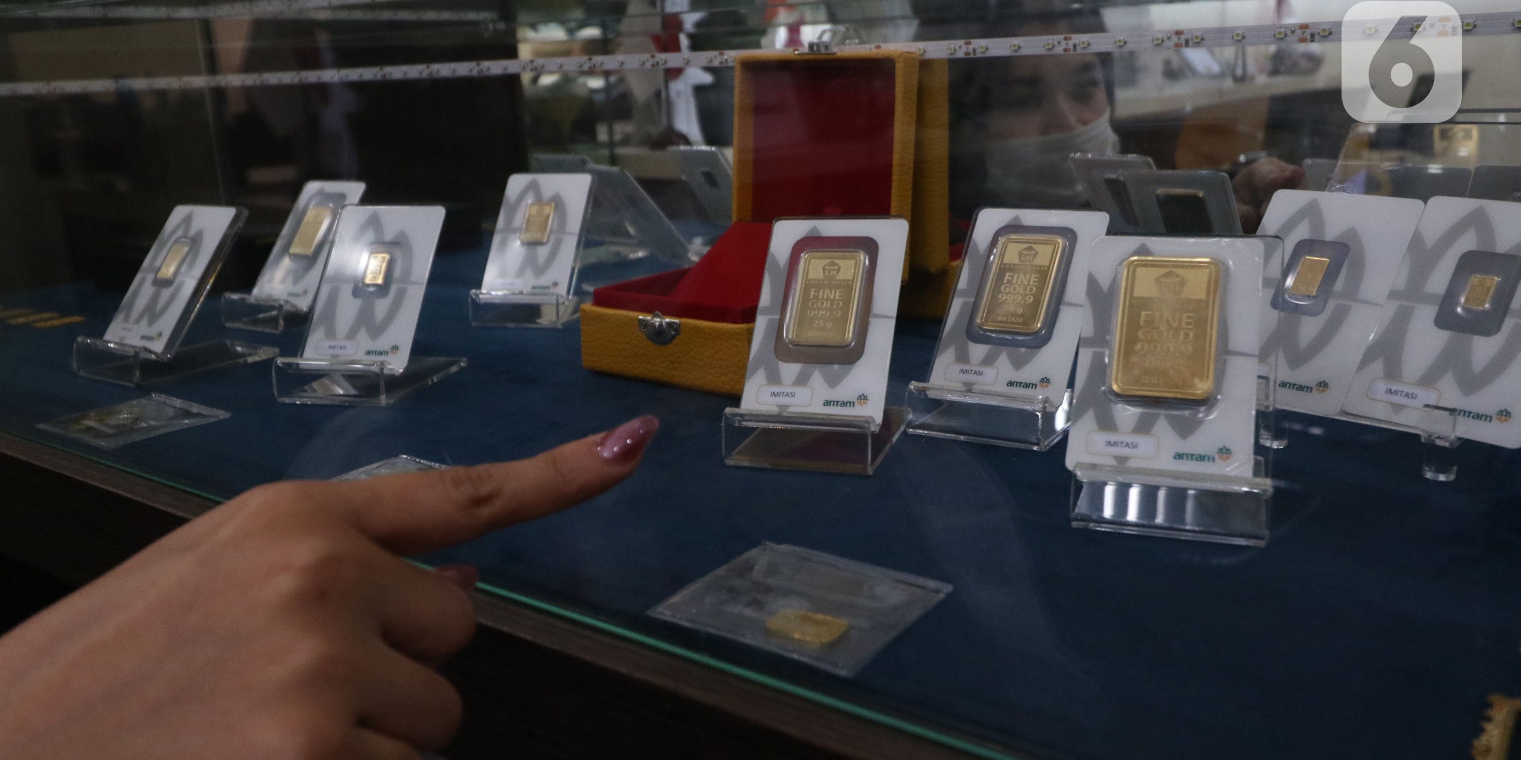 Masyarakat Beli Emas Antam Membludak, Antre dari Pukul 4.30 Pagi dan Pembelian Dibatasi