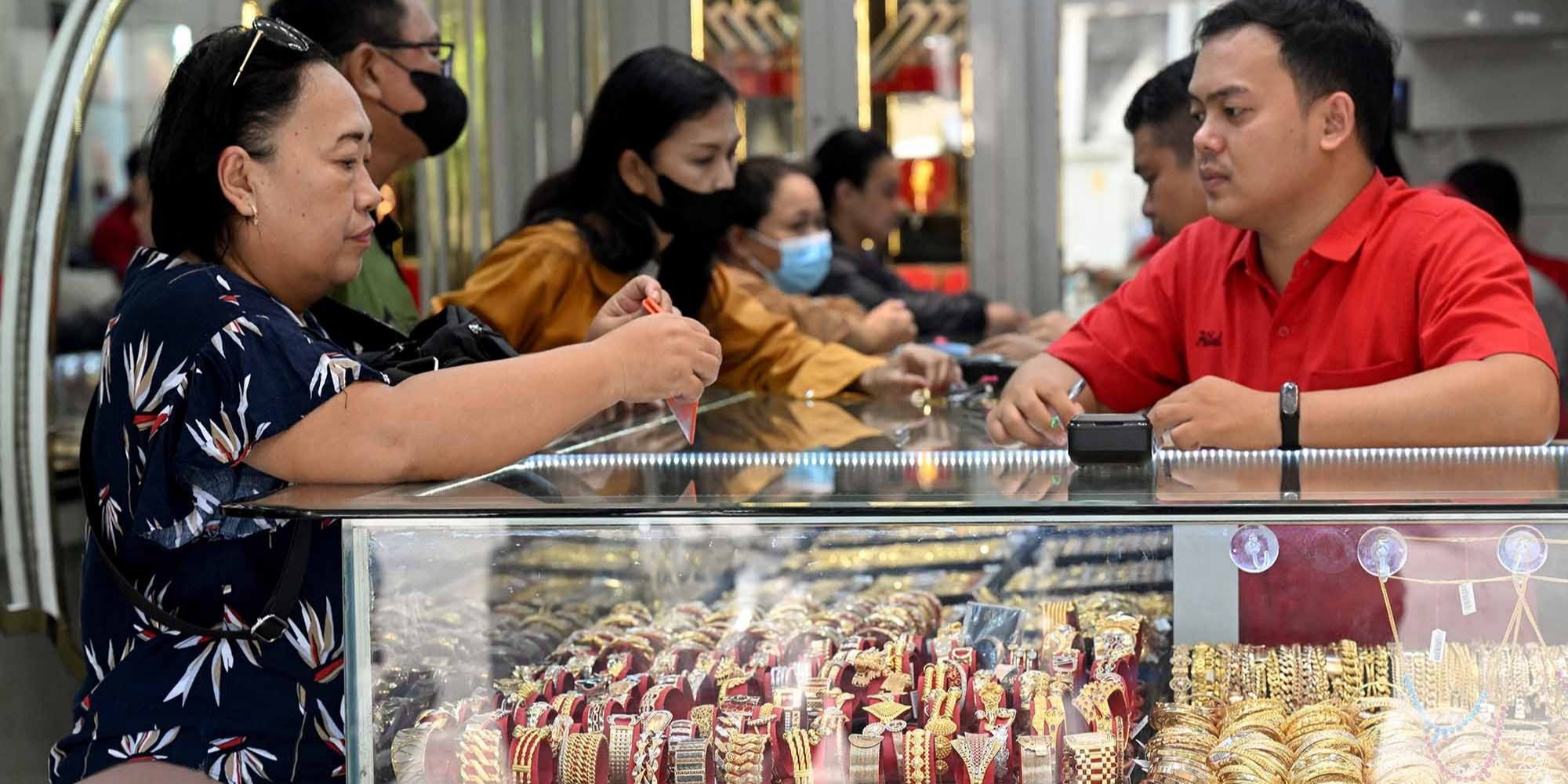 Hari ini, Harga Emas Tembus Hampir Rp 2 Juta!