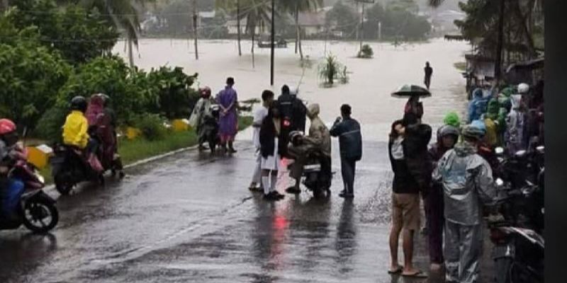 Waspada, BMKG Prediksi Jakarta hingga Surabaya Bakal Diguyur Hujan Lebat Disertai Kilat Hari Ini !
