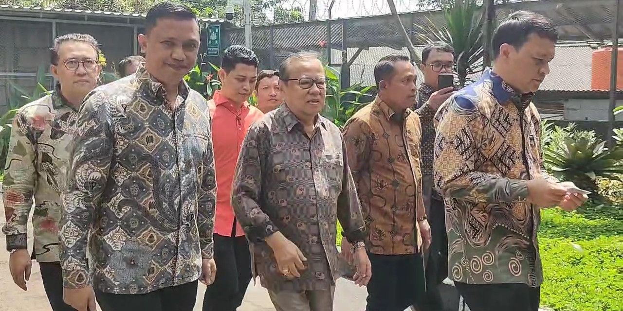 Daum Palem, Kado Khusus Kardinal Suharyo untuk Perayaan Paskah Hasto di Rutan KPK