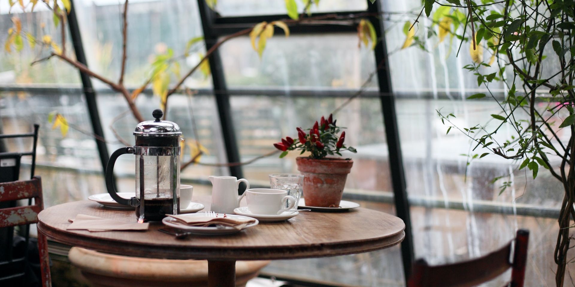 Inspirasi Desain Cafe Minimalis yang Estetik dan Fungsional