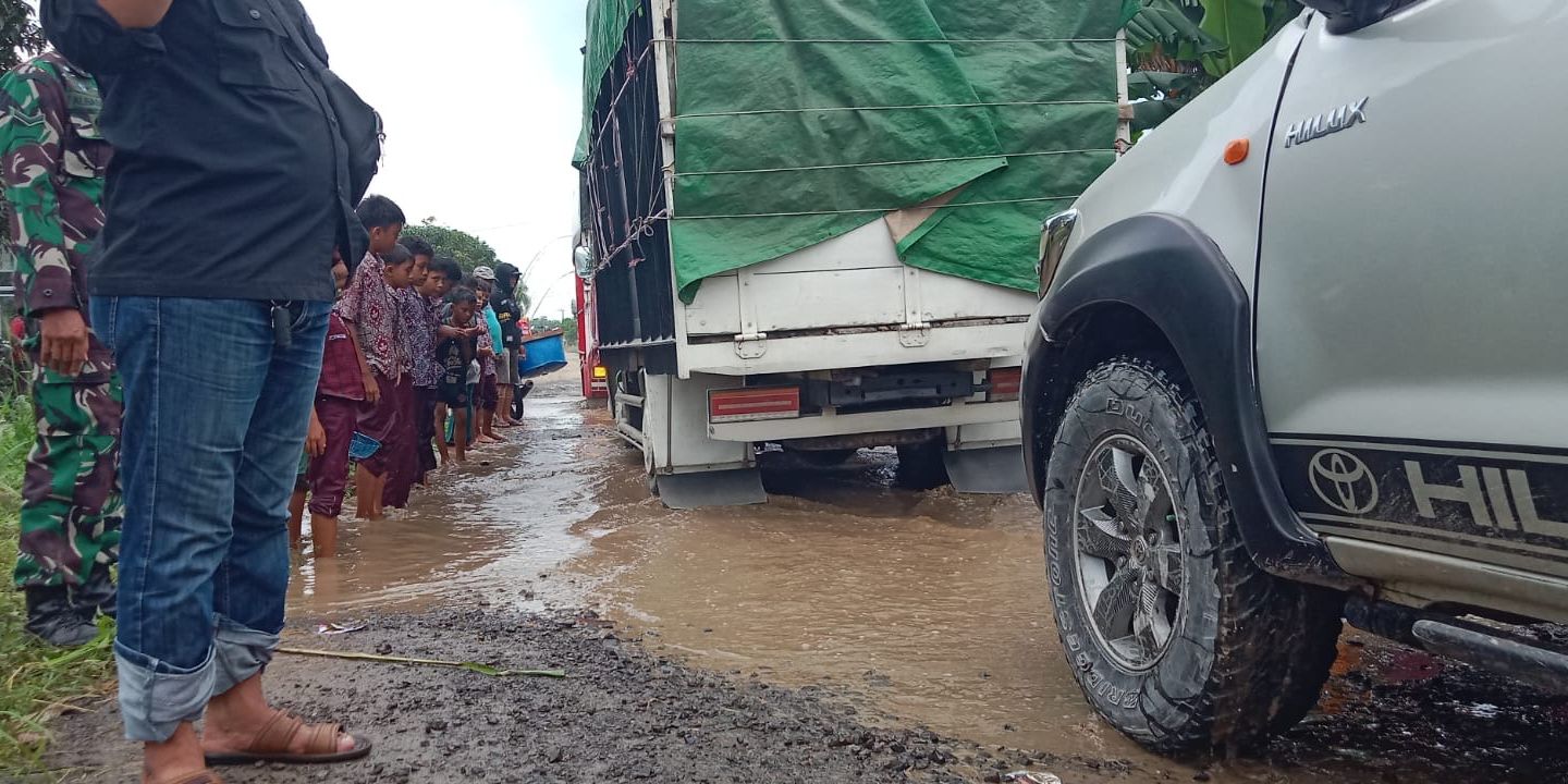 Usai Demo Warga Sebar Lele di Jalan Rusak, Pemda Langsung Gelontorkan Rp50 M