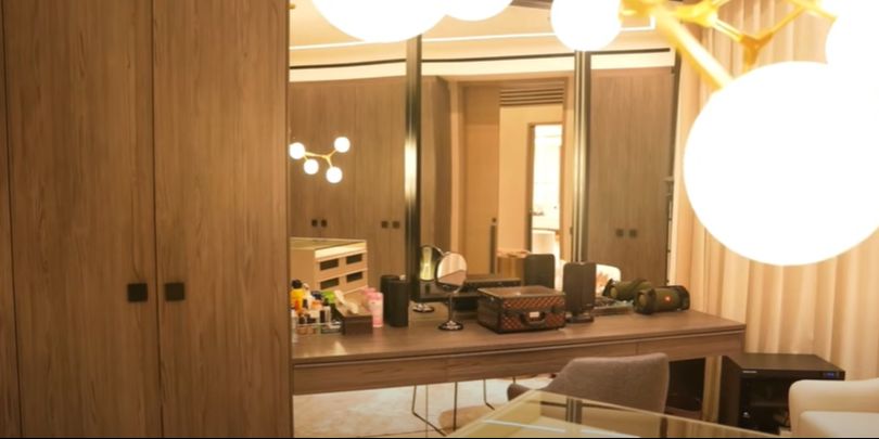 Meja Rias Minimalis Modern, Solusi Praktis dan Estetis untuk Kamar Tidur di Tahun 2025