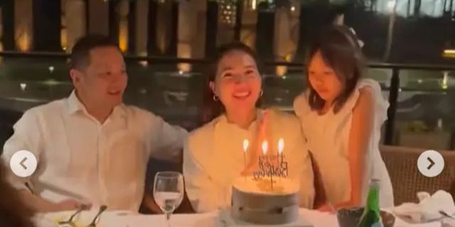6 Potret Cantik Awet Muda Olivia Jensen di Momen Ulang Tahun ke-32, Tetap Bahagia Meski Dirayakan Sederhana Bareng Keluarga