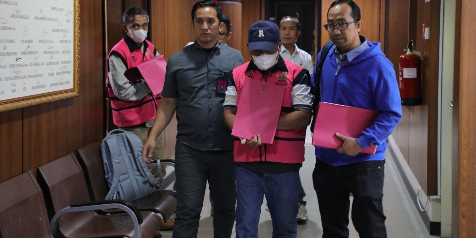 Temuan Baru Kejagung, Hakim Djuyamto Titip Tas Berisi Puluhan Lembar Dolar Singapura ke Satpam PN Jaksel Sebelum Ditangkap
