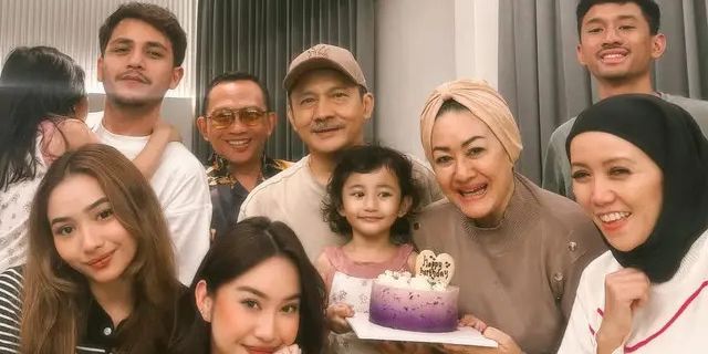 Dihadiri Adi Bing Slamet, Ini 6 Potret Keseruan Adzana dan Rizky Alatas Rayakan Ulang Tahun Anak Kedua