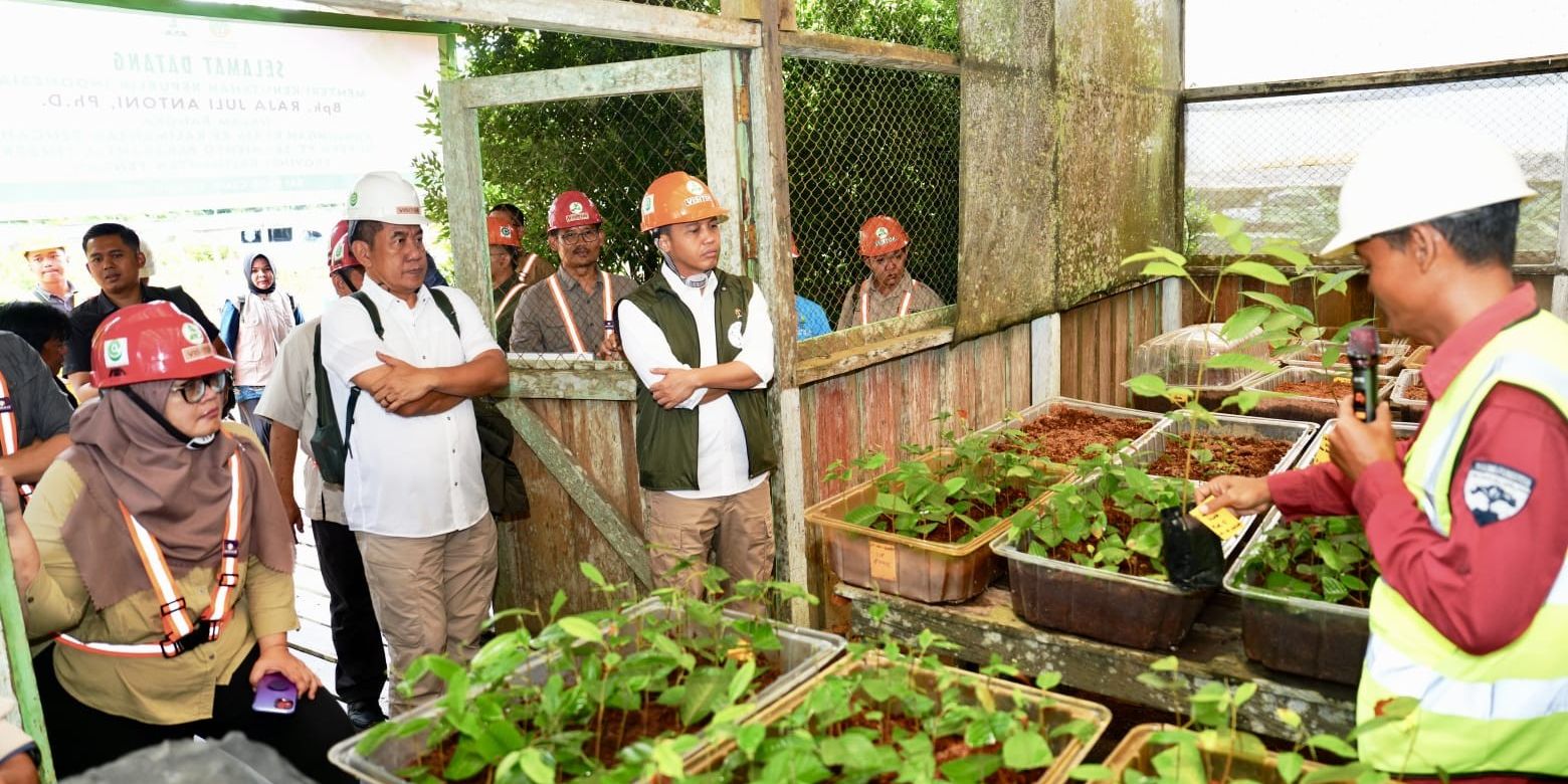 Menhut Tegaskan Komitmen Pemerintah Dalam Pengelolaan Hutan Lestari-Kesejahteran Masyarakat