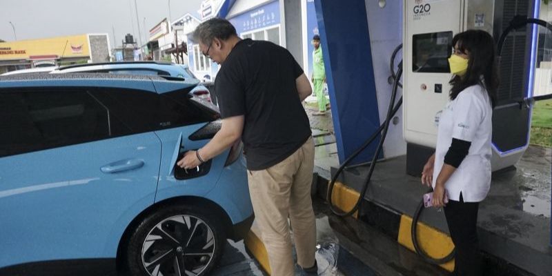 Permintaan Mobil Listrik Naik, MUF Salurkan Total Pembiayaan Rp5,7 Triliun di Awal Tahun 2025