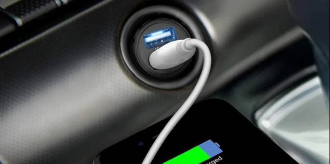 Charger Mobil Aman untuk Semua Jenis HP? Begini Penjelasannya