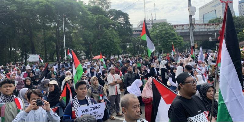 Minggu Pagi, Ratusan Massa Geruduk Kedubes AS Teriakan Takbir Gelar Aksi Bela Palestina