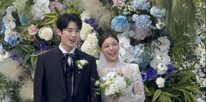 7 Potret Kemeriahan Pernikahan Ailee dan Choi Si Hun, Digelar Mewah di Gangnam hingga Dihadiri Artis Papan Atas