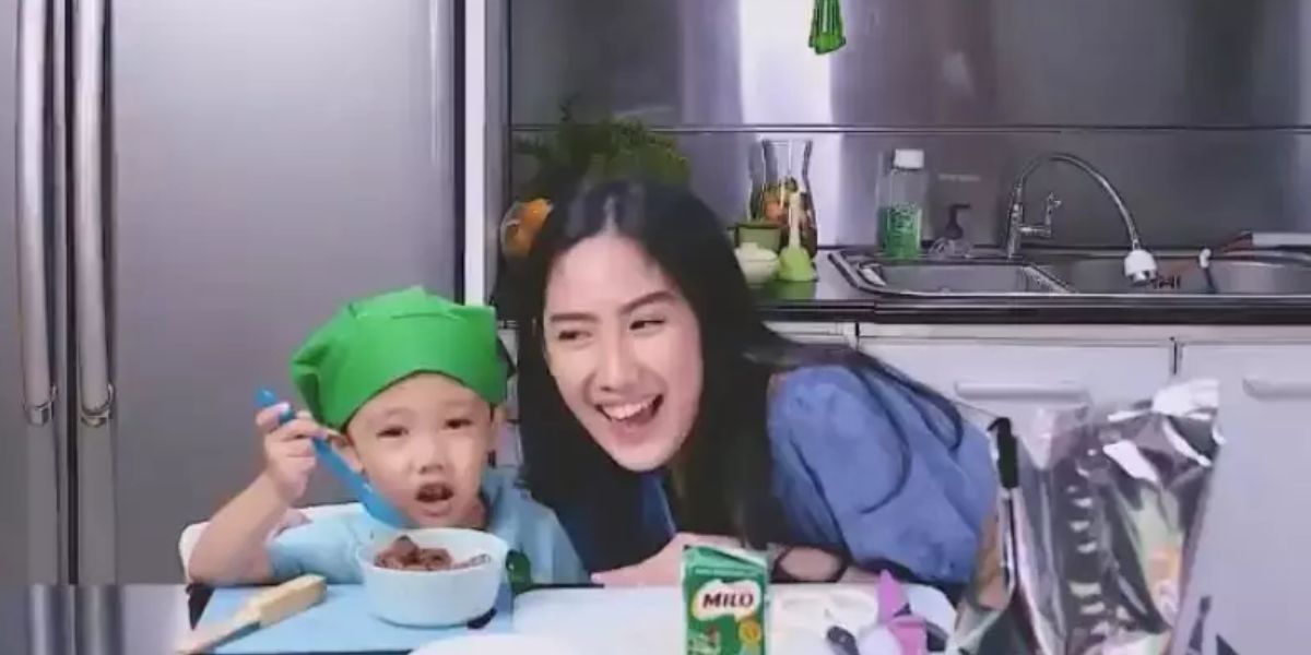 Potret Dapur Mewah Nuansa Silver di Rumah Tamara Tyasmara, Modelnya Elegan