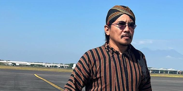 Dapur Kayu Milik Cella Kotak, Dikelilingi Oleh Nuansa Hijau Kota Yogyakarta