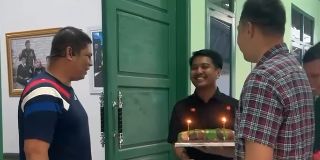 Wajah Kaget dan Bahagia Letkol TNI Mendadak Didatangi Polisi Berpakaian 'Preman' ke Rumah Dinas, Ada Apa?