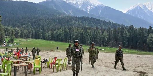 Situasi Memanas, Pasukan India dan Pakistan Baku Tembak di Garis Kontrol Kashmir