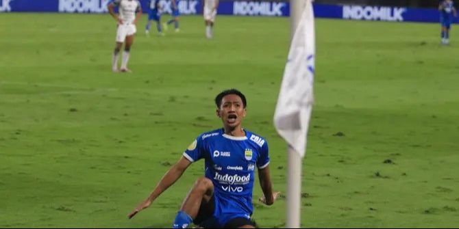 Beckham Putra Nugraha: Gelandang Muda Persib yang Hobi Mendaki Gunung
