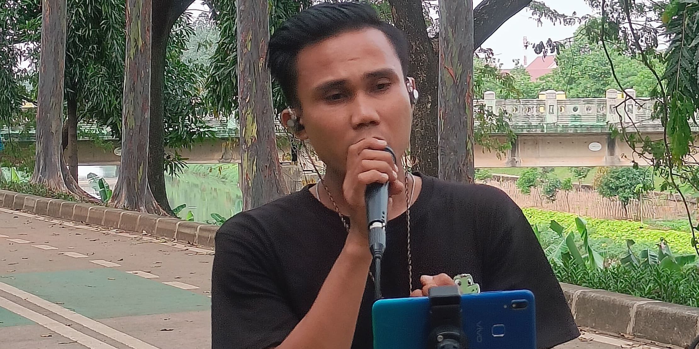 Meraup Cuan dari Ngamen Virtual di Pinggir BKT