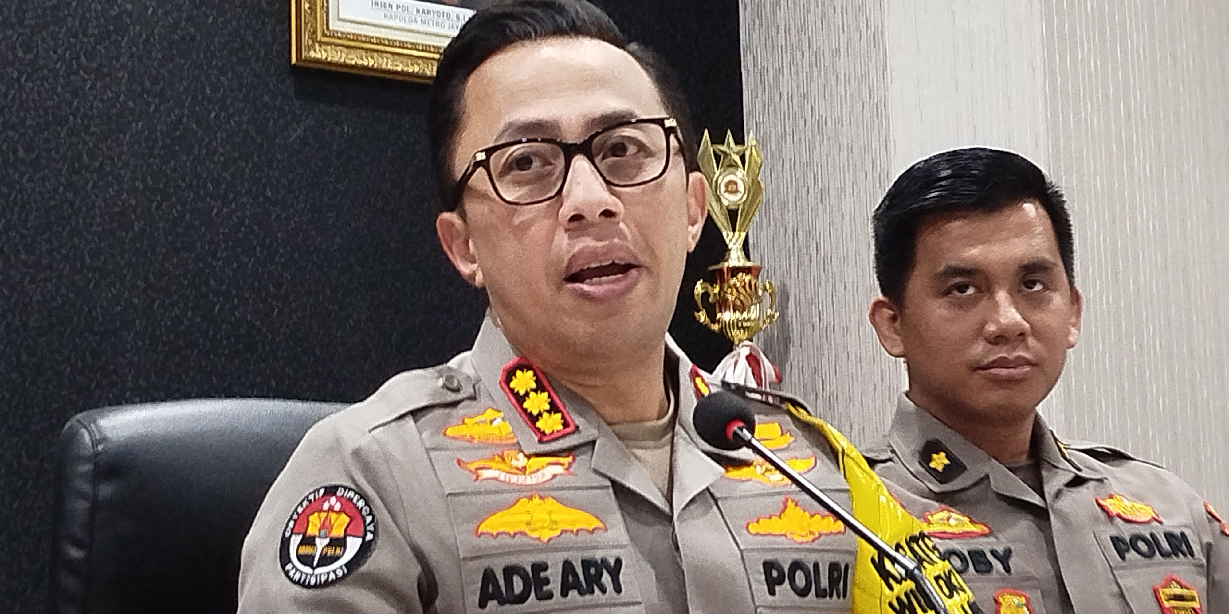 Polisi Ringkus Satu Buron Anggota GRIB Pelaku Pembarakan Mobil Polisi di Depok