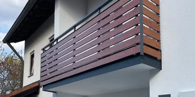 41 Model Pagar Balkon Minimalis Terbaru, Inspirasi Desain Elegan untuk Rumah Modern