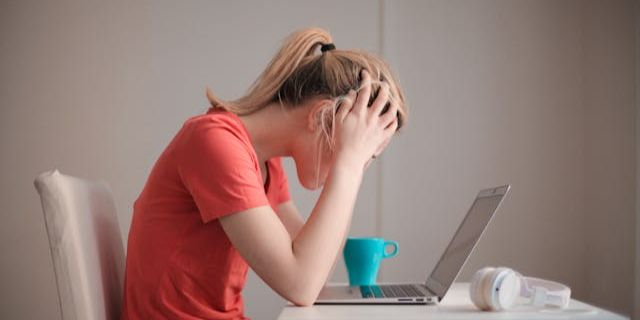 10 Sinyal Aneh yang Dikirim Tubuh Anda Saat Anda Terlalu Stres, dari Gampang Berkeringat hingga Berat Badan Tidak Stabil