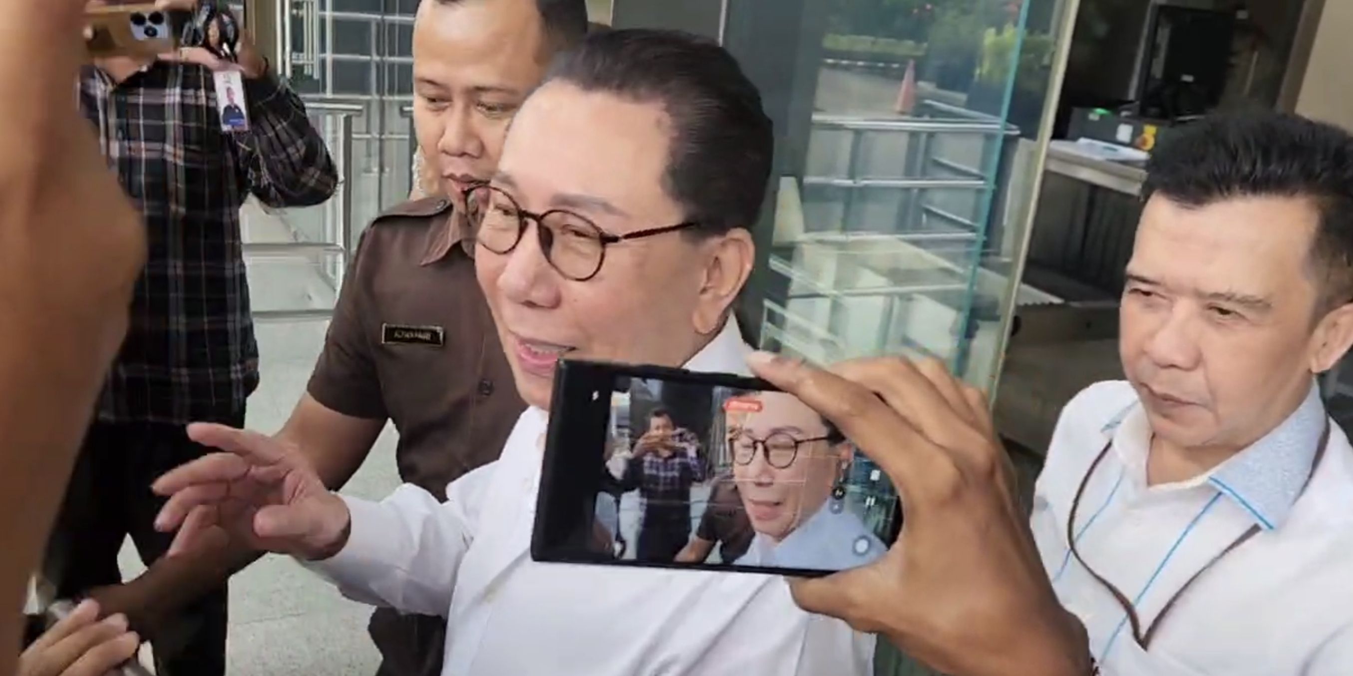 Djoko Tjandra 'Ngeles' Ngaku Tak Kenal Harun Masiku, KPK Buka Fakta Sebenarnya
