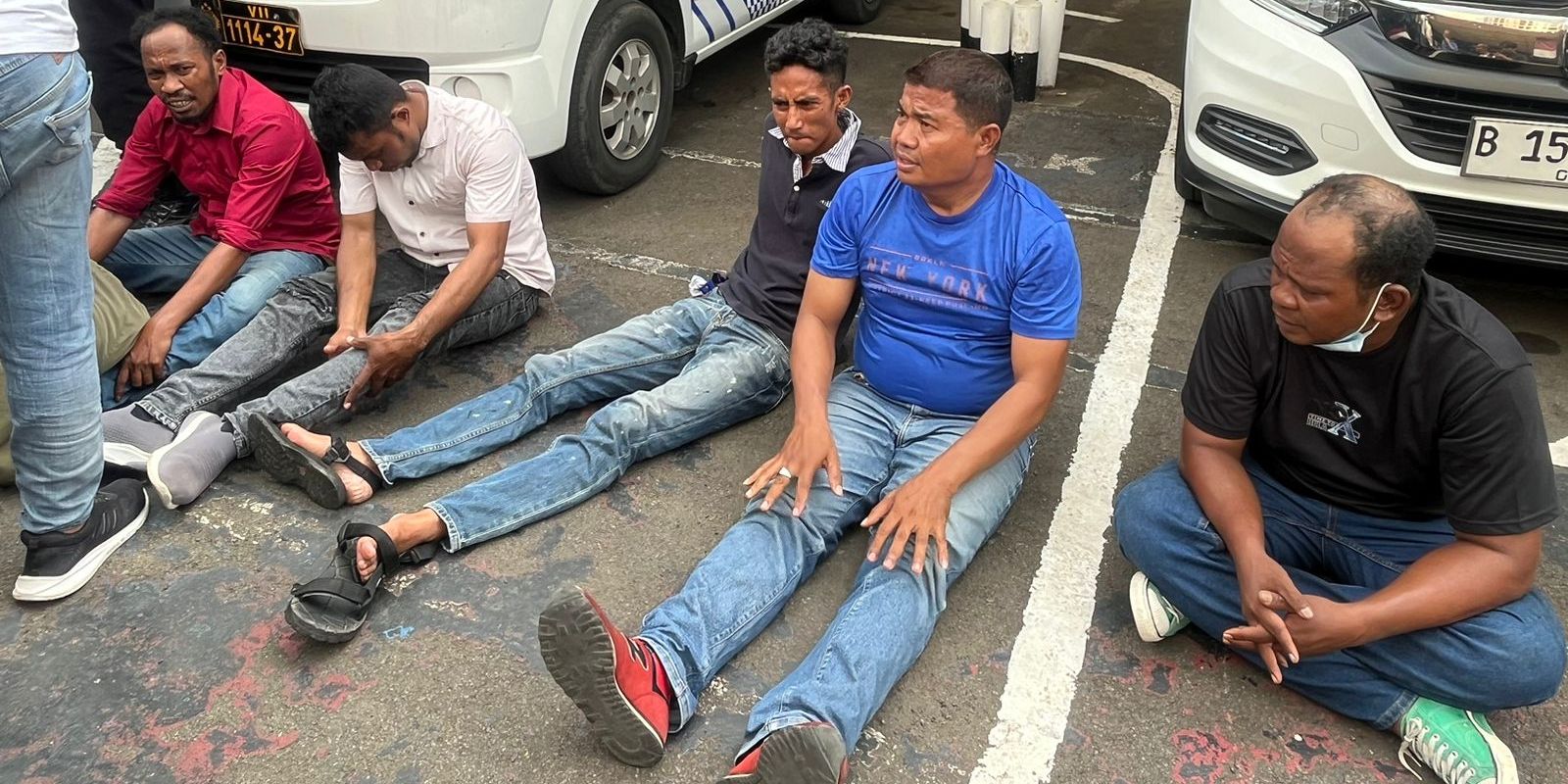 Detik-Detik Penangkapan 7 Preman dan Debt Collector di Depok