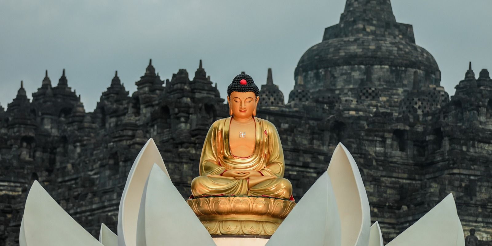 Pengunjung Candi Borobudur Tembus 100.000 Orang Selama Perayaan Waisak 2025
