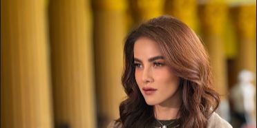 4 Potret Terbaru Olla Ramlan Usai Lepas Hijab, Penampilan Cetar Seperti Dulu - Rambut Panjang Bergelombang