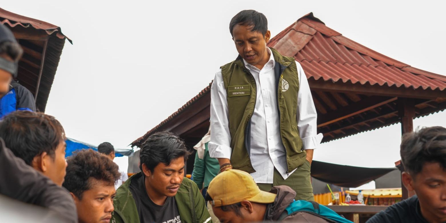Menhut Raja Juli Antoni: Pendaki Tak Bawa Turun Sampah Disanksi Blacklist 5 Tahun